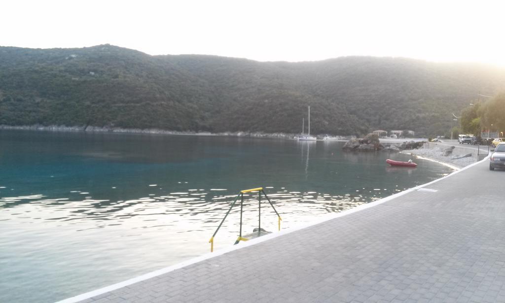 Porto Poros Lägenhet Mikros Gialos Exteriör bild