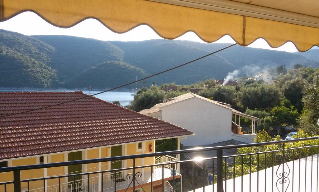 Porto Poros Lägenhet Mikros Gialos Exteriör bild
