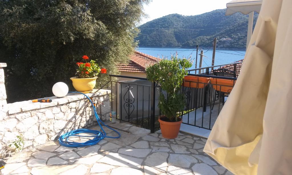 Porto Poros Lägenhet Mikros Gialos Exteriör bild
