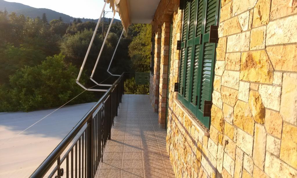 Porto Poros Lägenhet Mikros Gialos Exteriör bild
