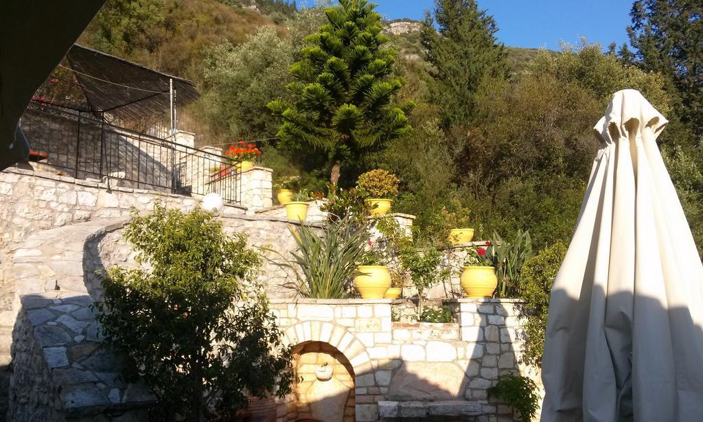 Porto Poros Lägenhet Mikros Gialos Exteriör bild