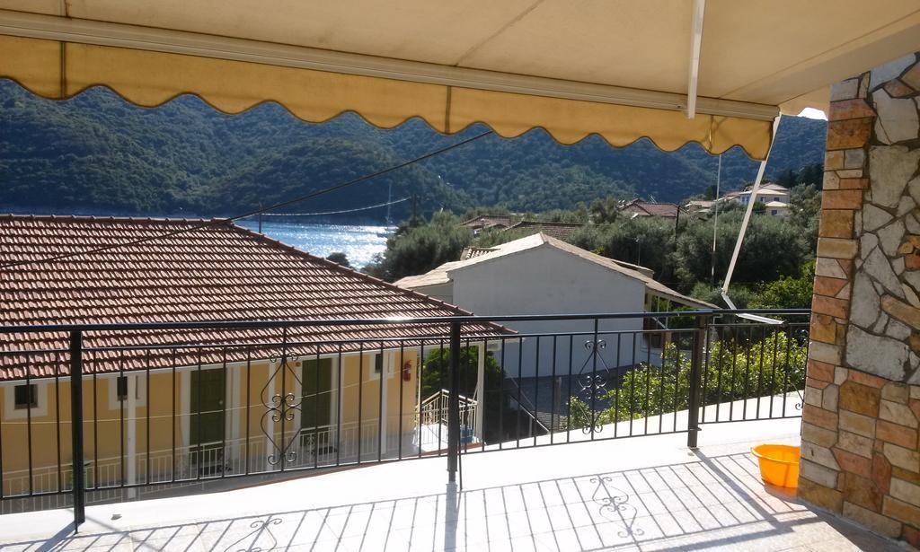 Porto Poros Lägenhet Mikros Gialos Exteriör bild