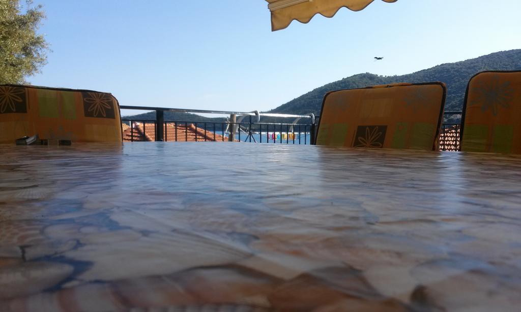 Porto Poros Lägenhet Mikros Gialos Exteriör bild