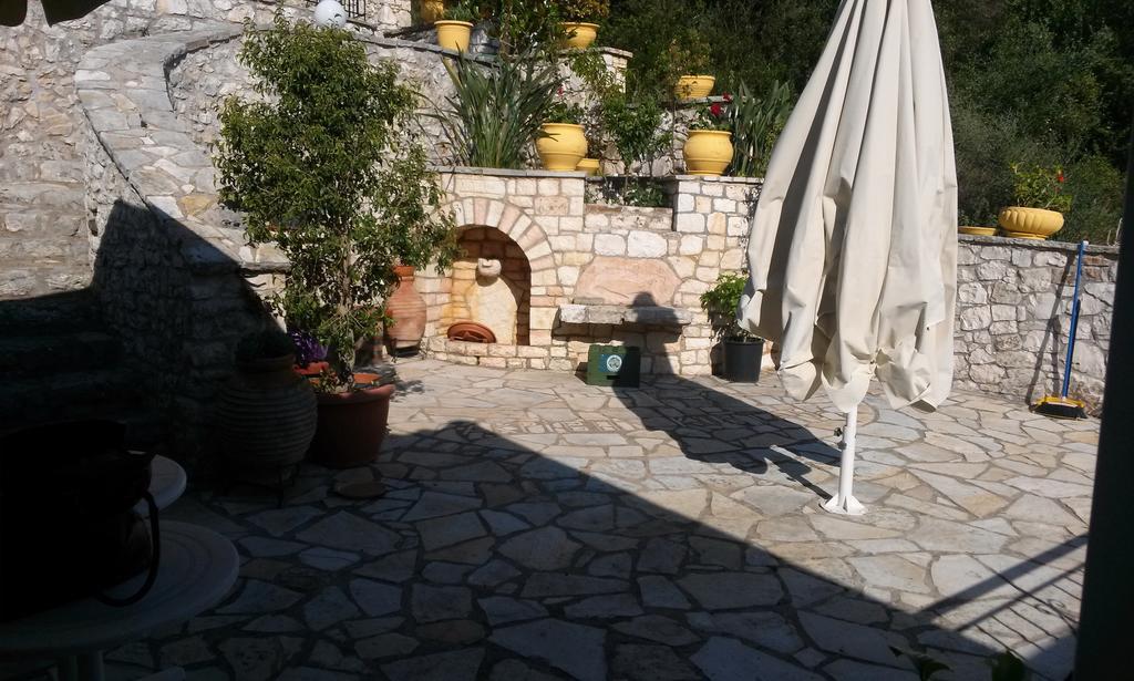 Porto Poros Lägenhet Mikros Gialos Exteriör bild