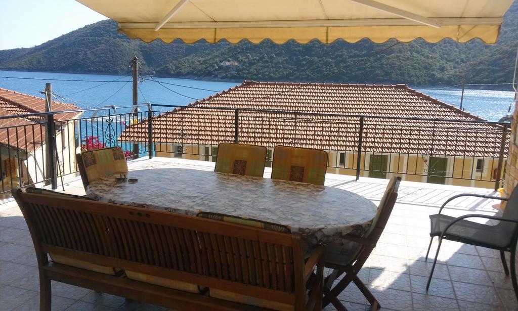 Porto Poros Lägenhet Mikros Gialos Exteriör bild