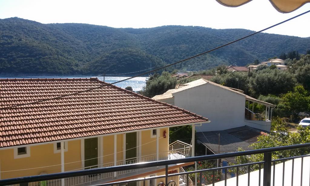 Porto Poros Lägenhet Mikros Gialos Exteriör bild